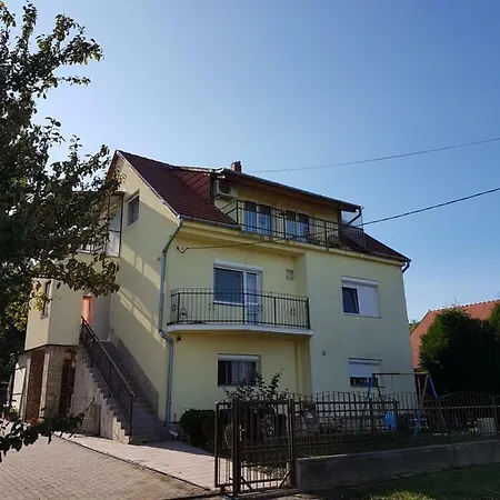 Marika Apartman Maison d'hôtes